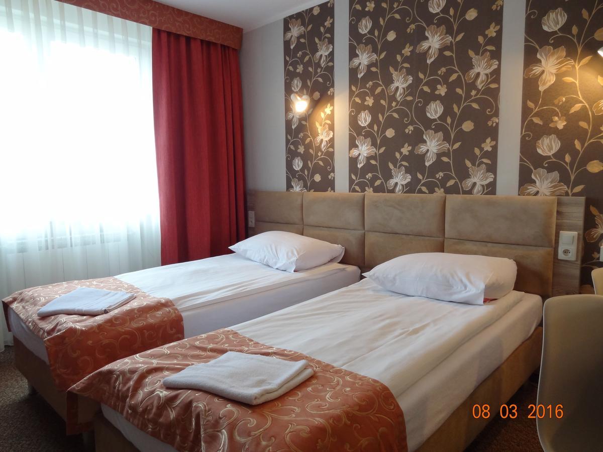 Hotel Restauracja Cukropol Gostyń Zewnętrze zdjęcie